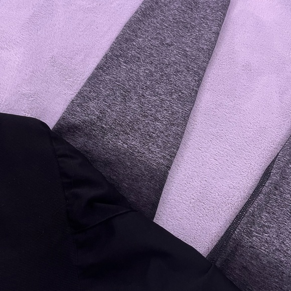 Gymshark gray and black leggings - Picture 2 of 2